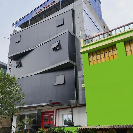 Super Town House Hi5 Aditya International บูบันเนสชวาร์ ภายนอก รูปภาพ
