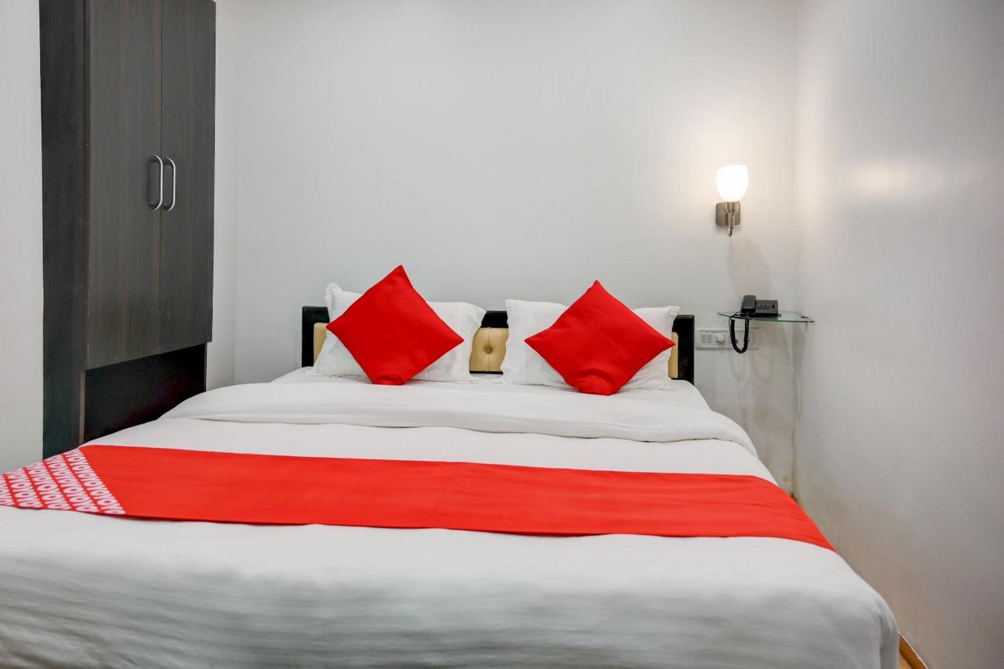 Super Town House Hi5 Aditya International บูบันเนสชวาร์ ภายนอก รูปภาพ