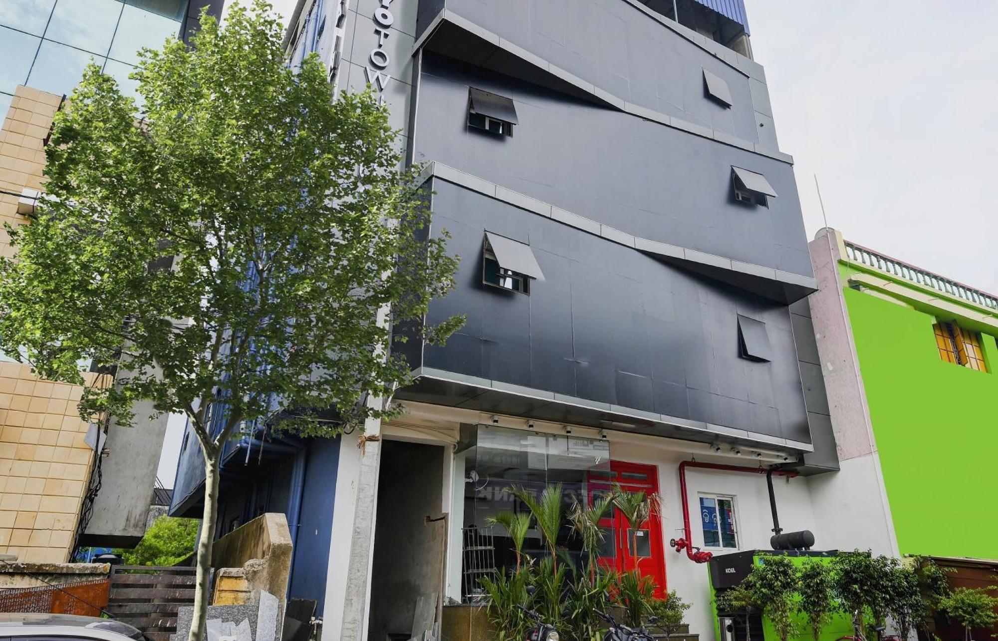 Super Town House Hi5 Aditya International บูบันเนสชวาร์ ภายนอก รูปภาพ