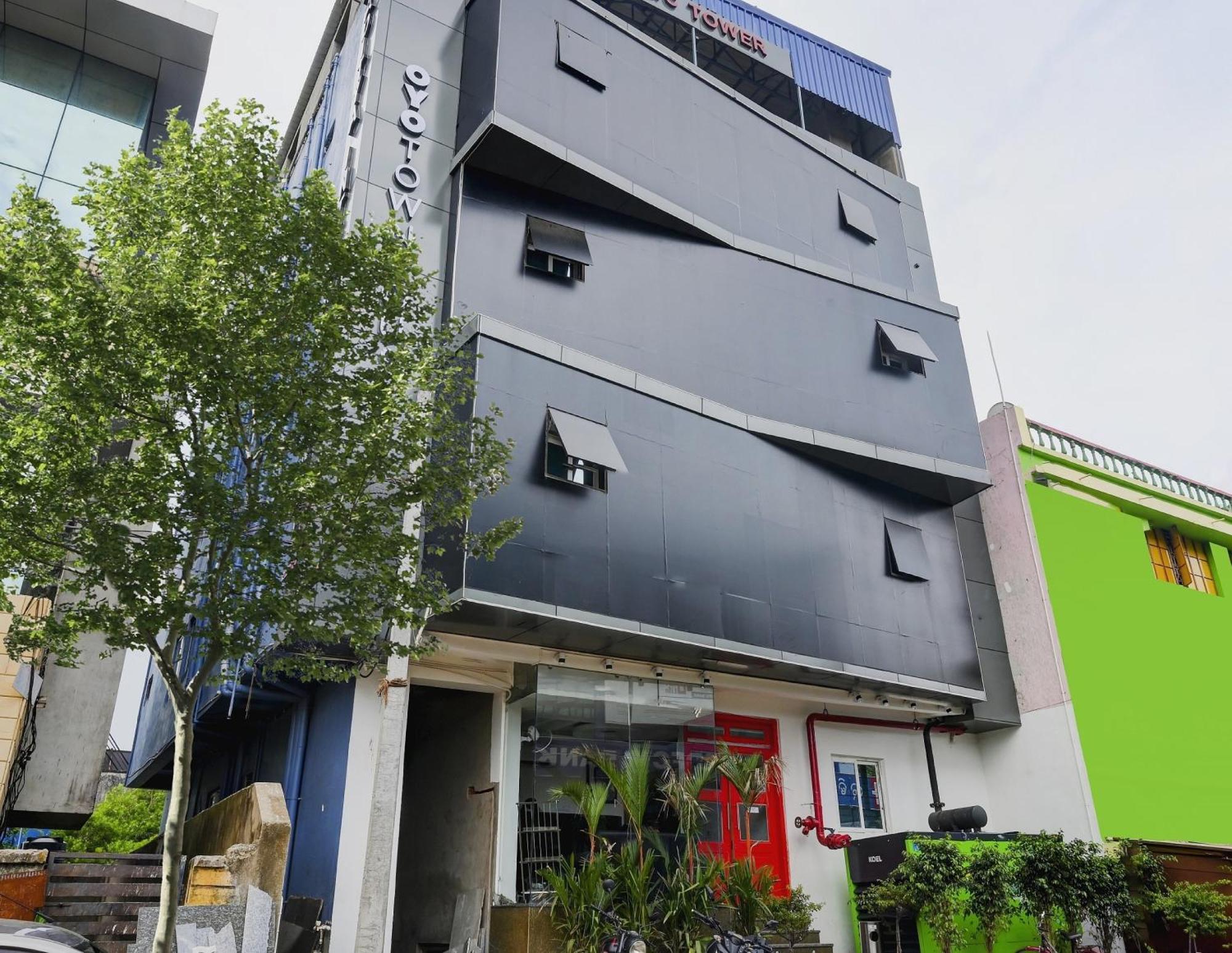 Super Town House Hi5 Aditya International บูบันเนสชวาร์ ภายนอก รูปภาพ