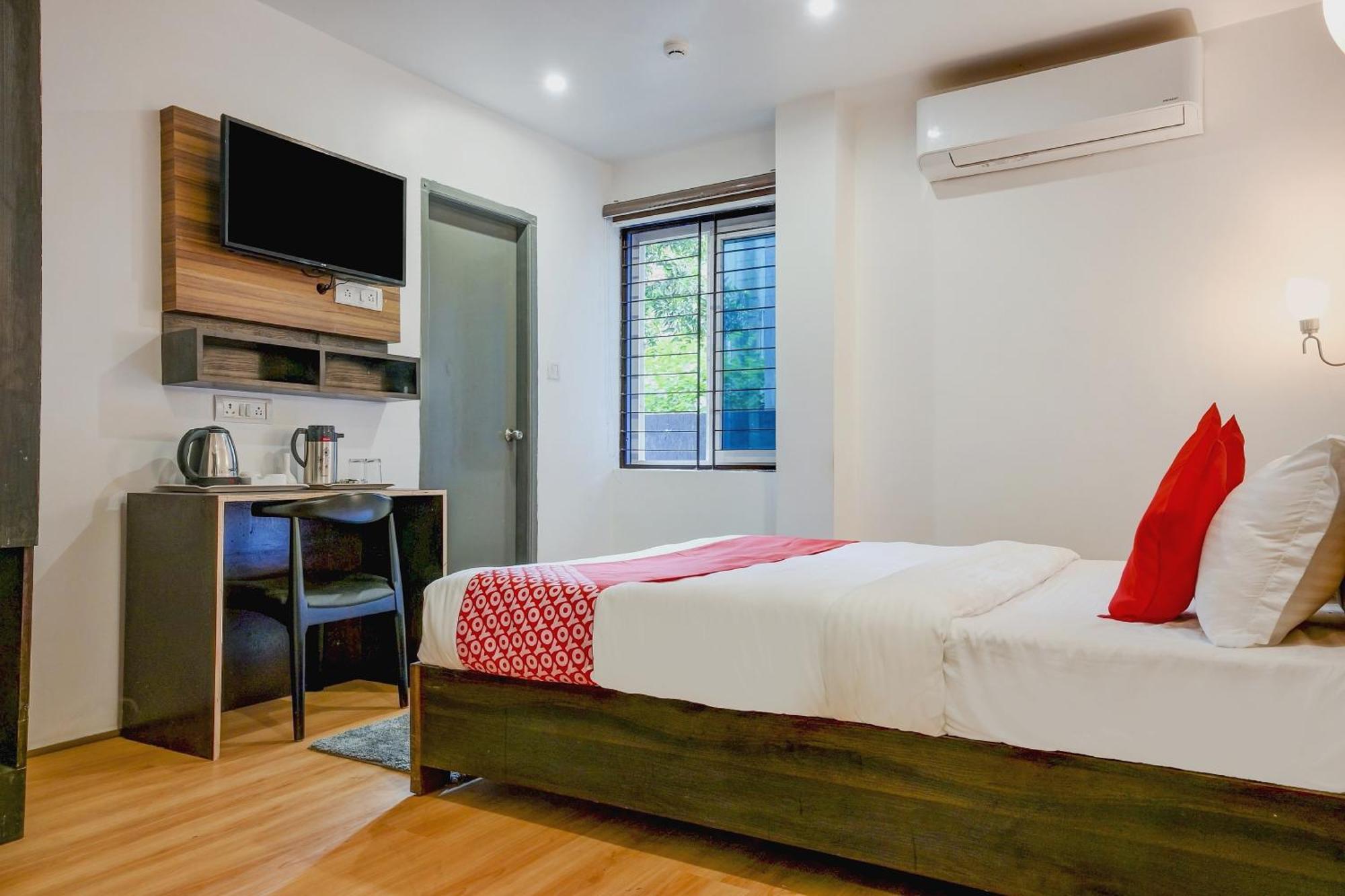 Super Town House Hi5 Aditya International บูบันเนสชวาร์ ภายนอก รูปภาพ