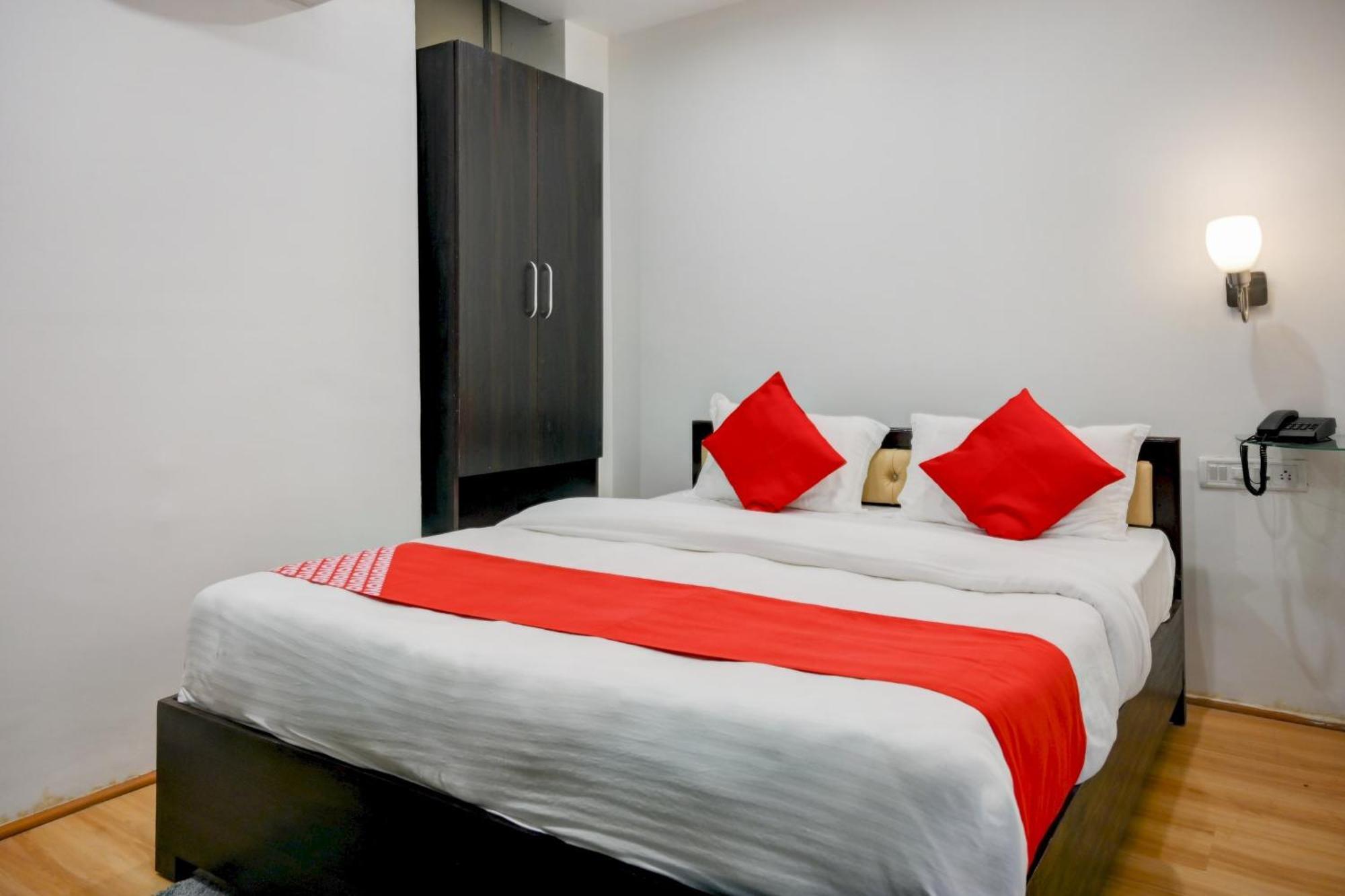 Super Town House Hi5 Aditya International บูบันเนสชวาร์ ภายนอก รูปภาพ
