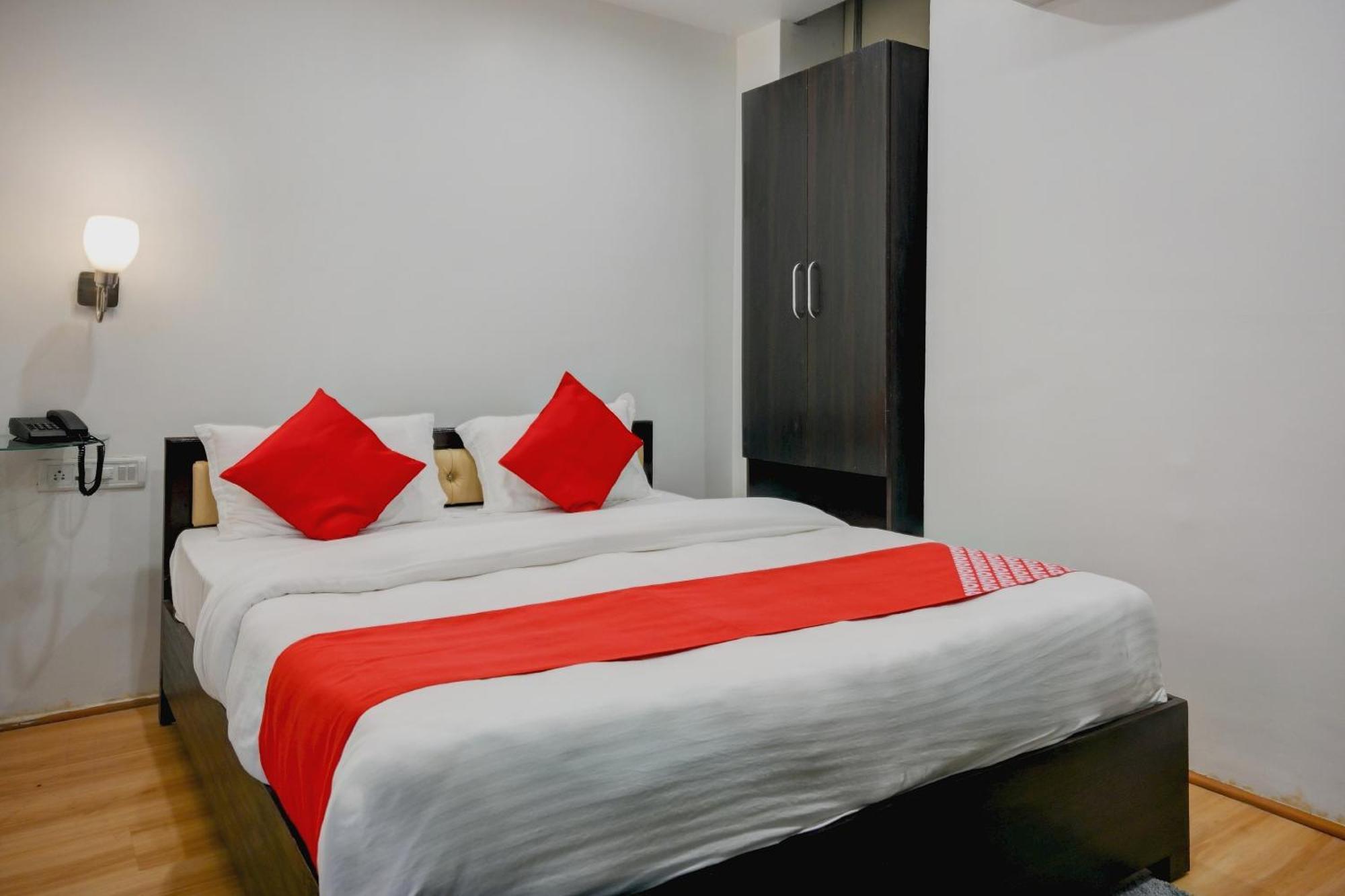 Super Town House Hi5 Aditya International บูบันเนสชวาร์ ภายนอก รูปภาพ