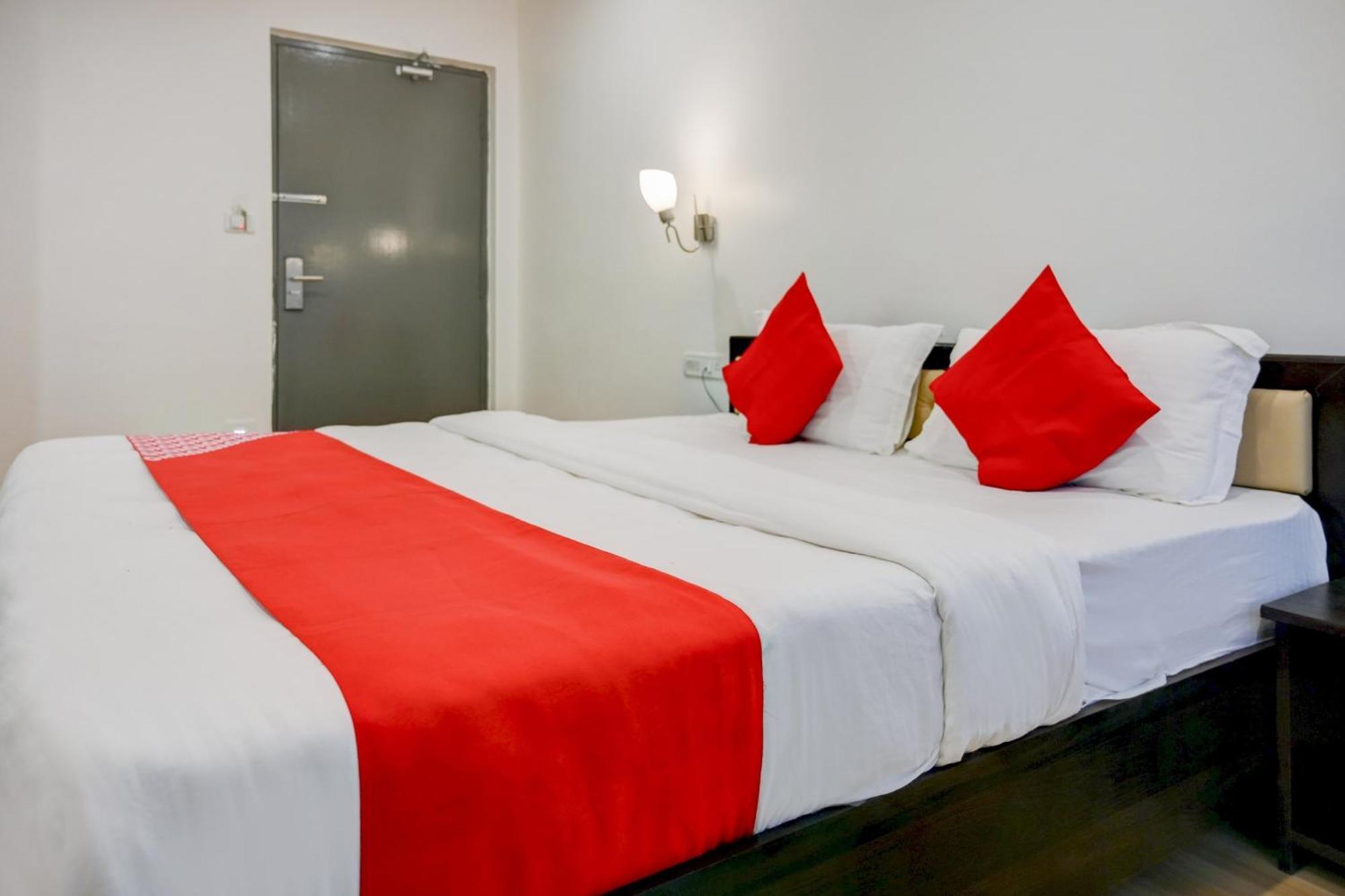 Super Town House Hi5 Aditya International บูบันเนสชวาร์ ภายนอก รูปภาพ